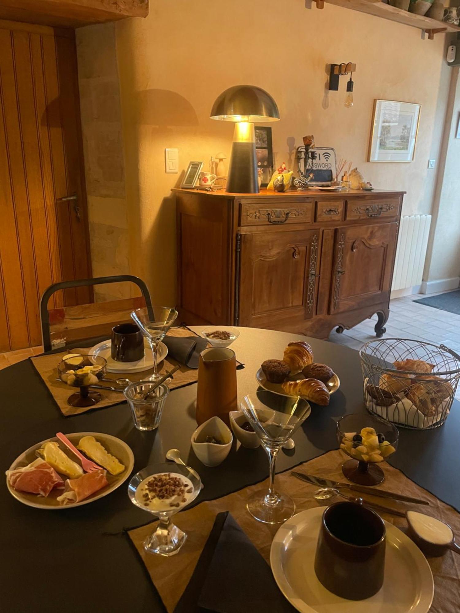 Bed and Breakfast Le p'tit nid de Gabriel à Les Touches-de-Périgny Extérieur photo